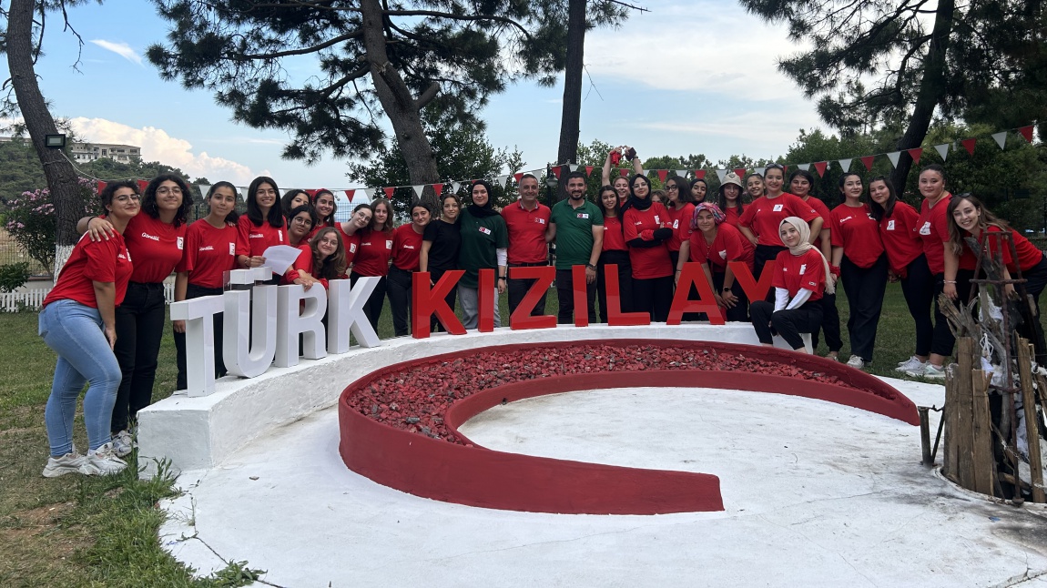 Okulumuz Öğrencileri Türk Kızılay Heybeliada Gençlik Kampında…